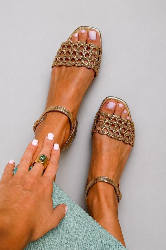 Ginevra™ | Sandalias Doradas Caladas